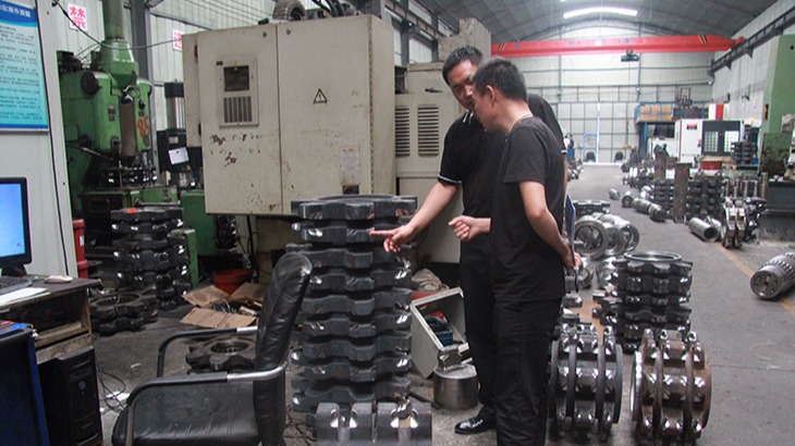 蔣經(jīng)理親自來雙志機(jī)械后，當(dāng)即下訂單