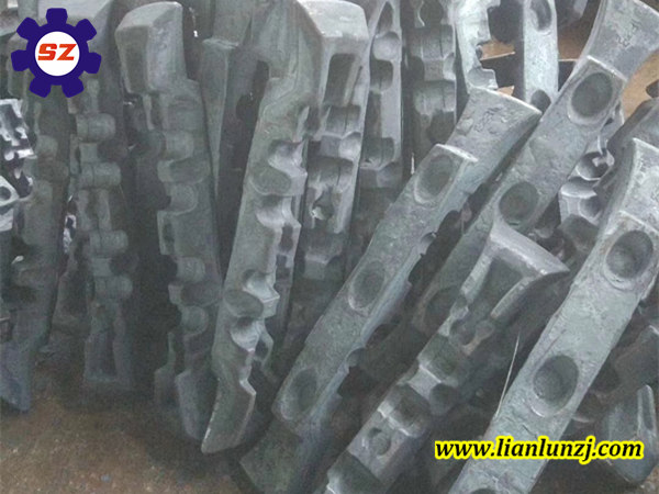 SGZ1200刮板機(jī)刮板、鏈輪組件等配件"出廠亮相"