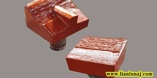 <i style='color:red'>19p04-16</i>破碎機(jī)錘頭磨損原來(lái)是由這些因素引起的？