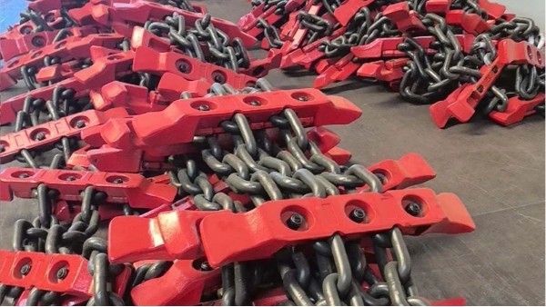 刮板鏈與中部槽“鋼鐵鎧甲”助力產(chǎn)能躍升